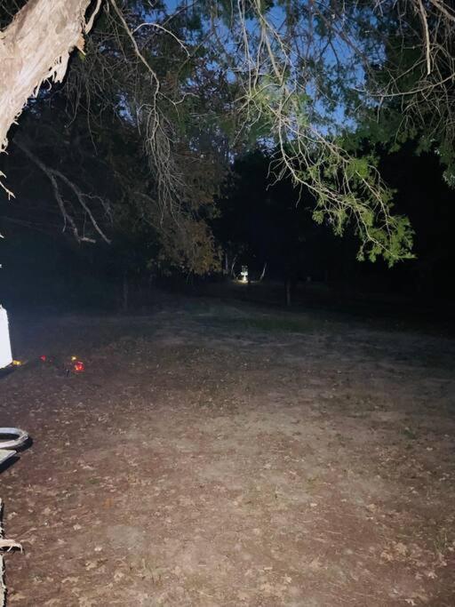 Bastrop Tiny Disc Golf Retreat Villa ภายนอก รูปภาพ